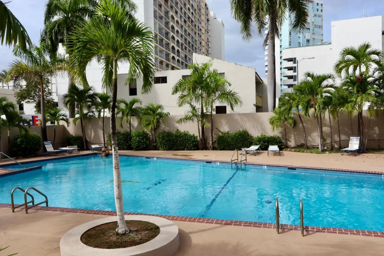 Downtown Isla Verde Luxe Apartment With Pool San Juan