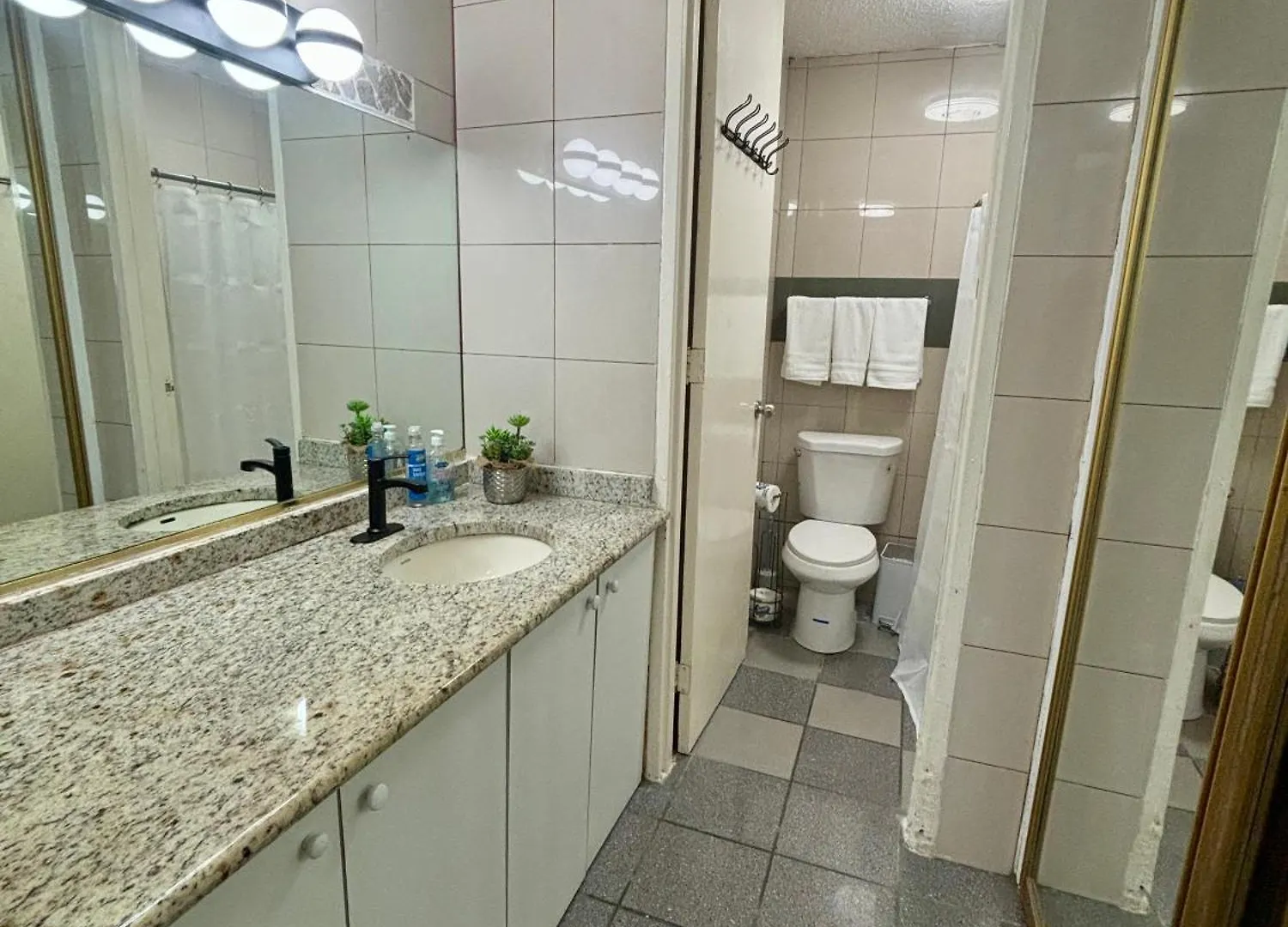 Downtown Isla Verde Luxe Apartment With Pool San Juan